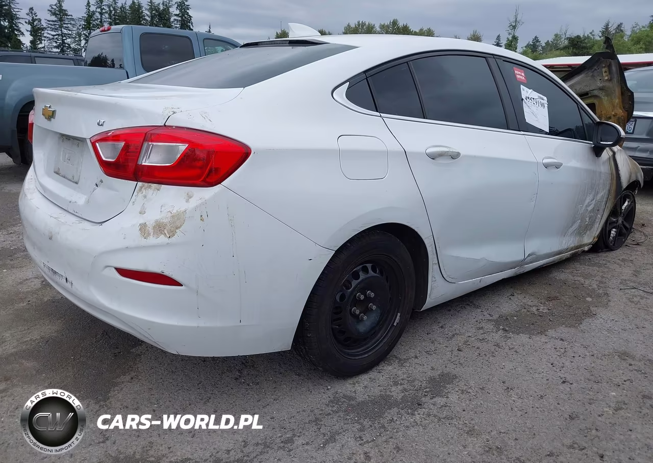 2017 Chevrolet Cruze Lt Auto VIN:1G1BE5SM5H7101747 - 4