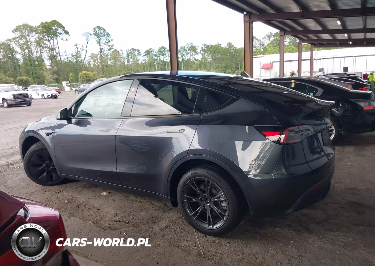 2025 Tesla Model Y Long Range Dual Motor Rear-Wheel Drive VIN:7SAYGDEDXSA371835 - 14