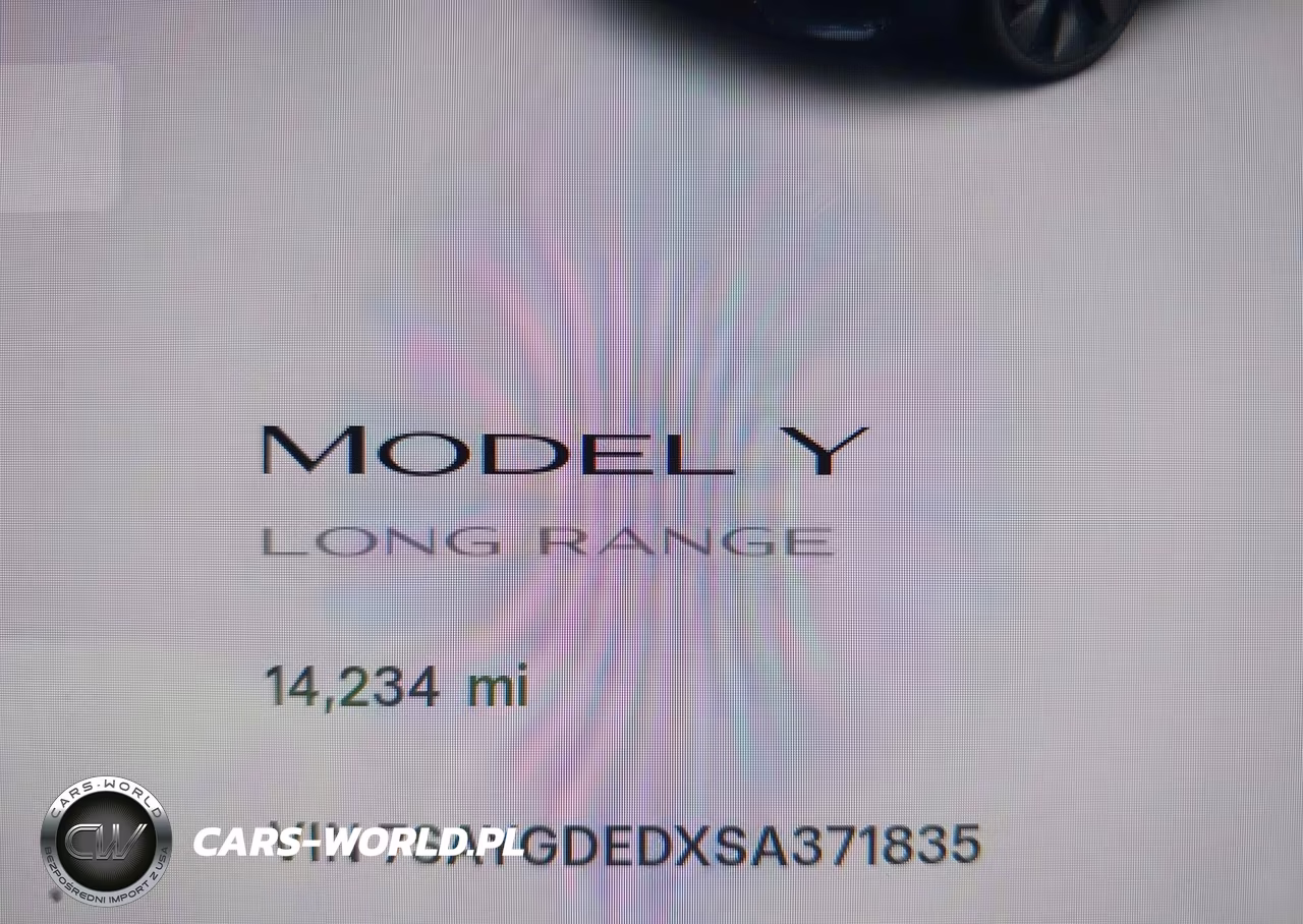2025 Tesla Model Y Long Range Dual Motor Rear-Wheel Drive VIN:7SAYGDEDXSA371835 - 7
