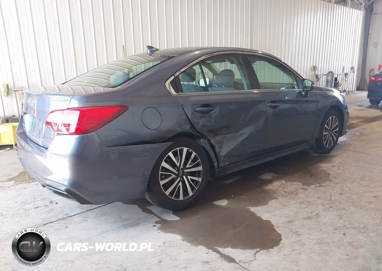 2018 Subaru Legacy 2.5I Premium VIN:4S3BNAF66J3045049 - 4