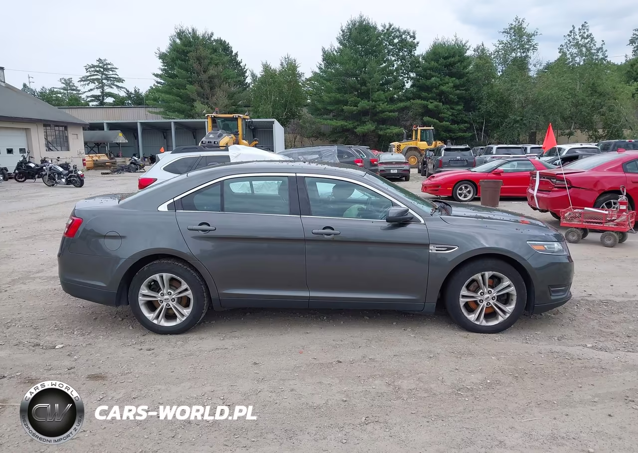 2018 Ford Taurus Sel VIN:1FAHP2H85JG136773 - 12