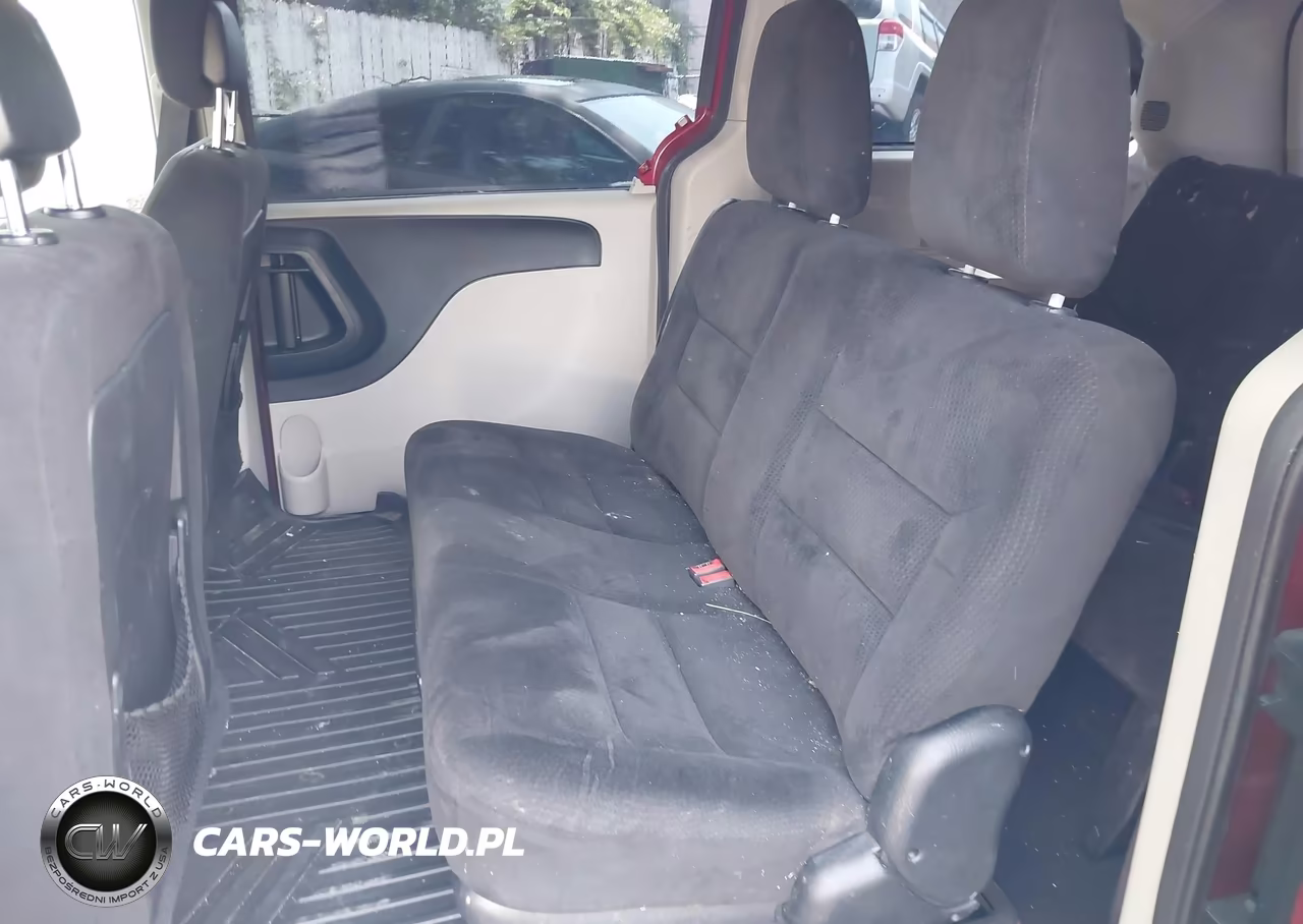 2015 Dodge Grand Caravan American Value Pkg VIN:2C4RDGBG6FR668043 - 16