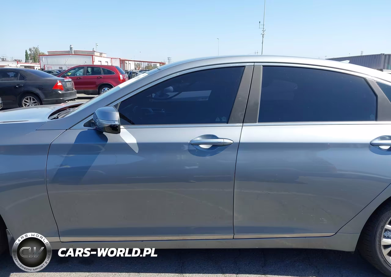 2015 Hyundai Genesis 3.8 VIN:KMHGN4JE3FU040118 - 14