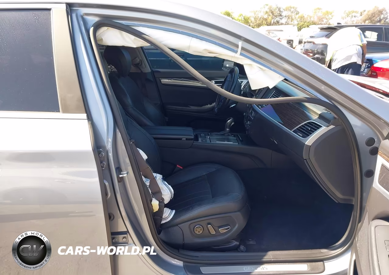 2015 Hyundai Genesis 3.8 VIN:KMHGN4JE3FU040118 - 5