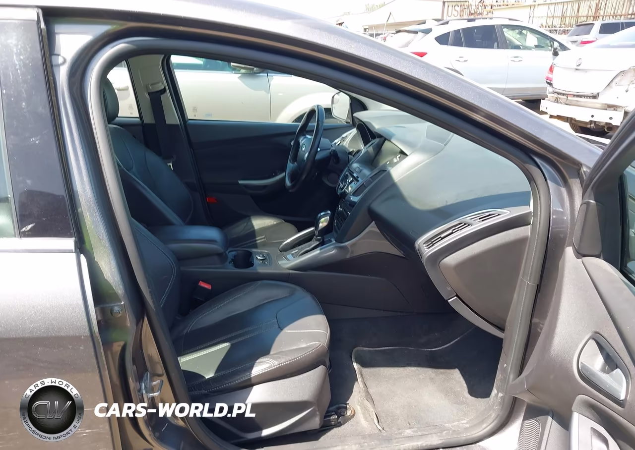 2013 Ford Focus Titanium VIN:1FADP3N2XDL306688 - 5