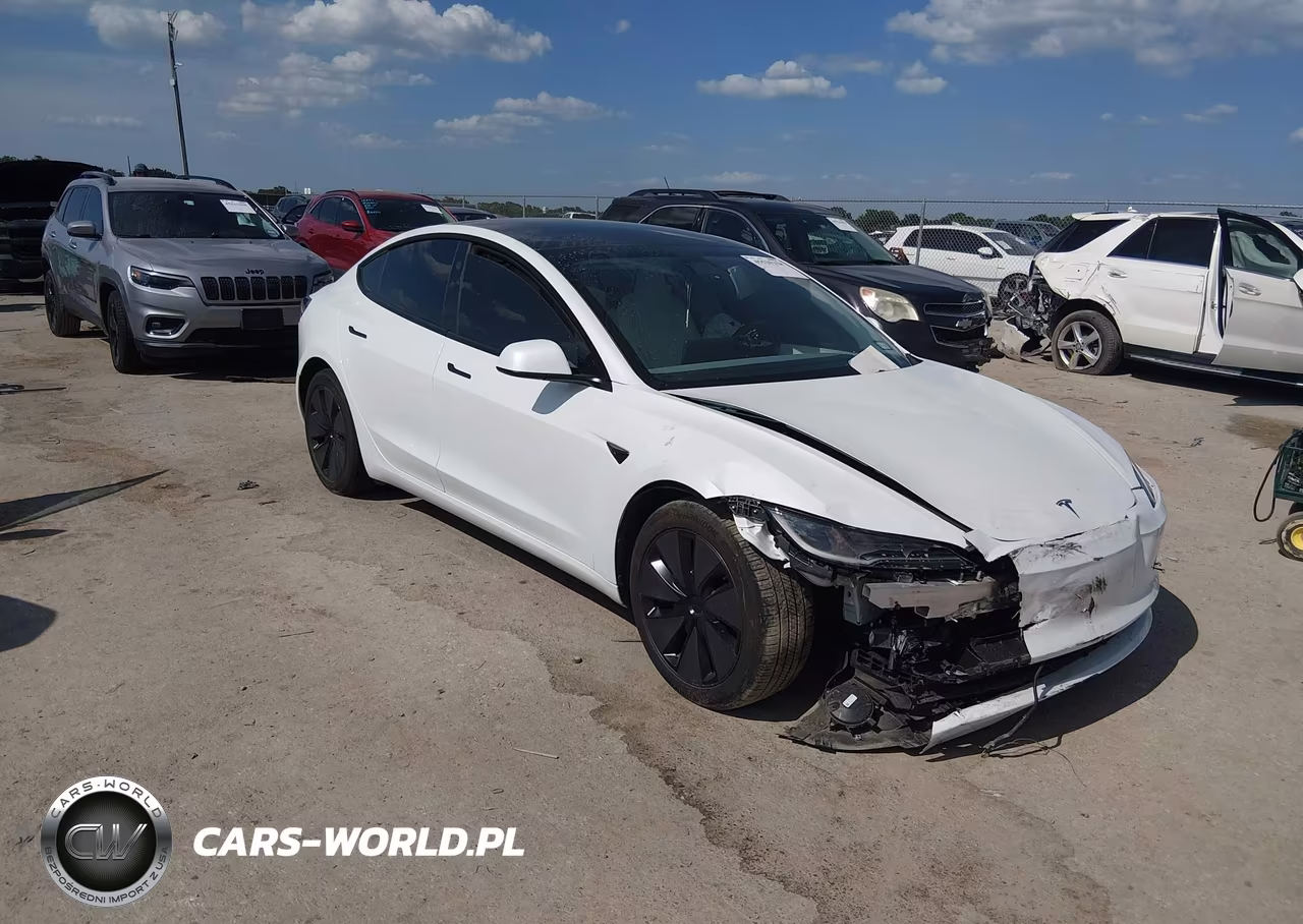 2025 Tesla Model 3 Long Range Rear-Wheel Drive-Standard Rear-Wheel Drive – zdjęcie 1 z 15