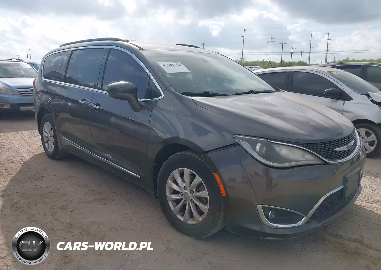 2017 Chrysler Pacifica Touring-L – zdjęcie 1 z 18