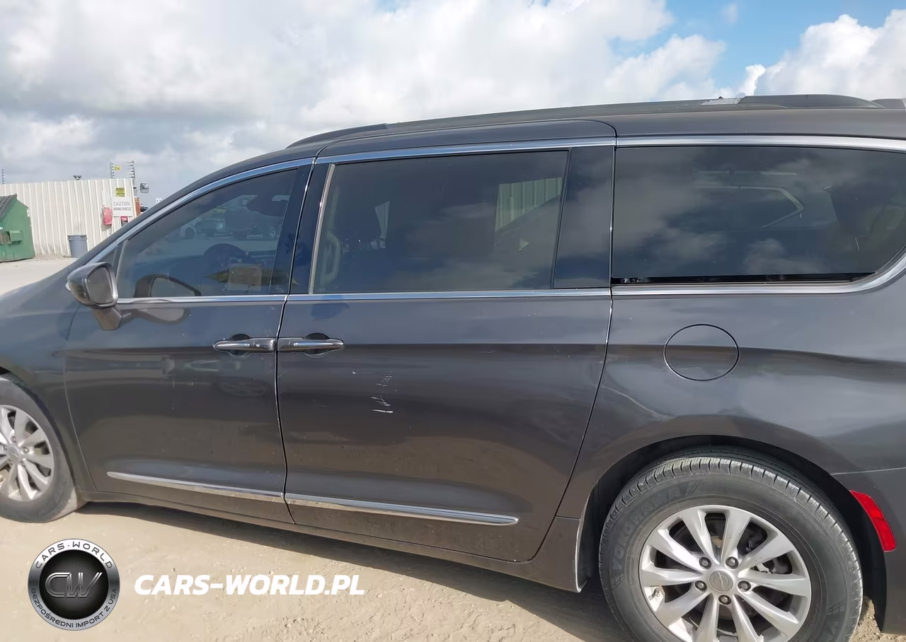 2017 Chrysler Pacifica Touring-L VIN:2C4RC1BG0HR530596 - 14