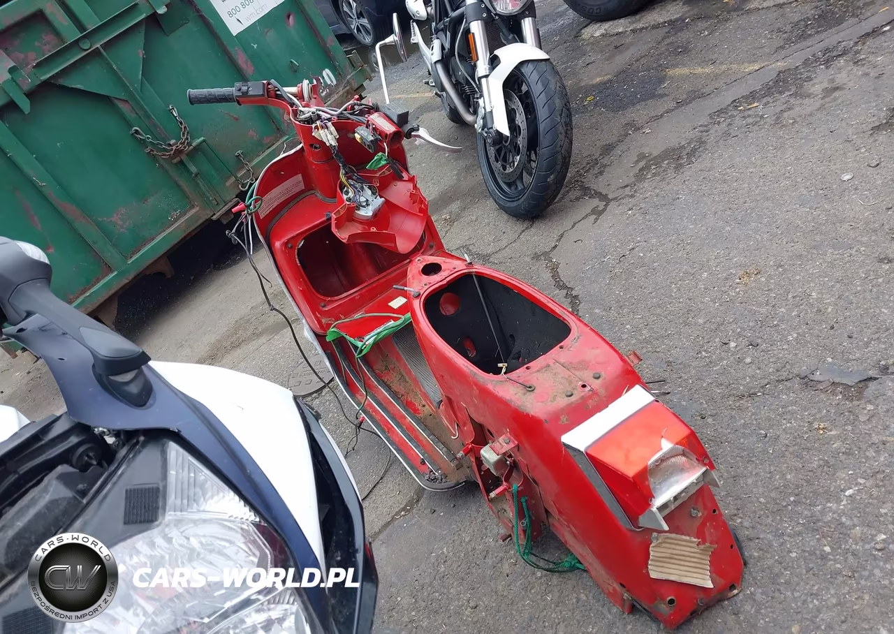 2008 Genuine Scooter Co. Stella 2-Stroke VIN:MD7CG84A883118144 - 3