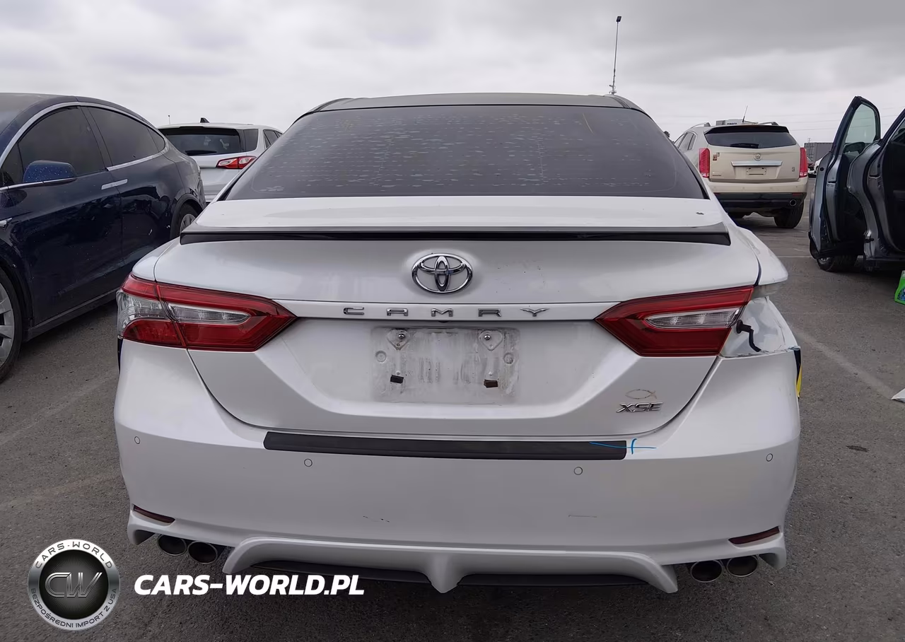 2018 Toyota Camry Xse VIN:4T1B61HK2JU110721 - 17