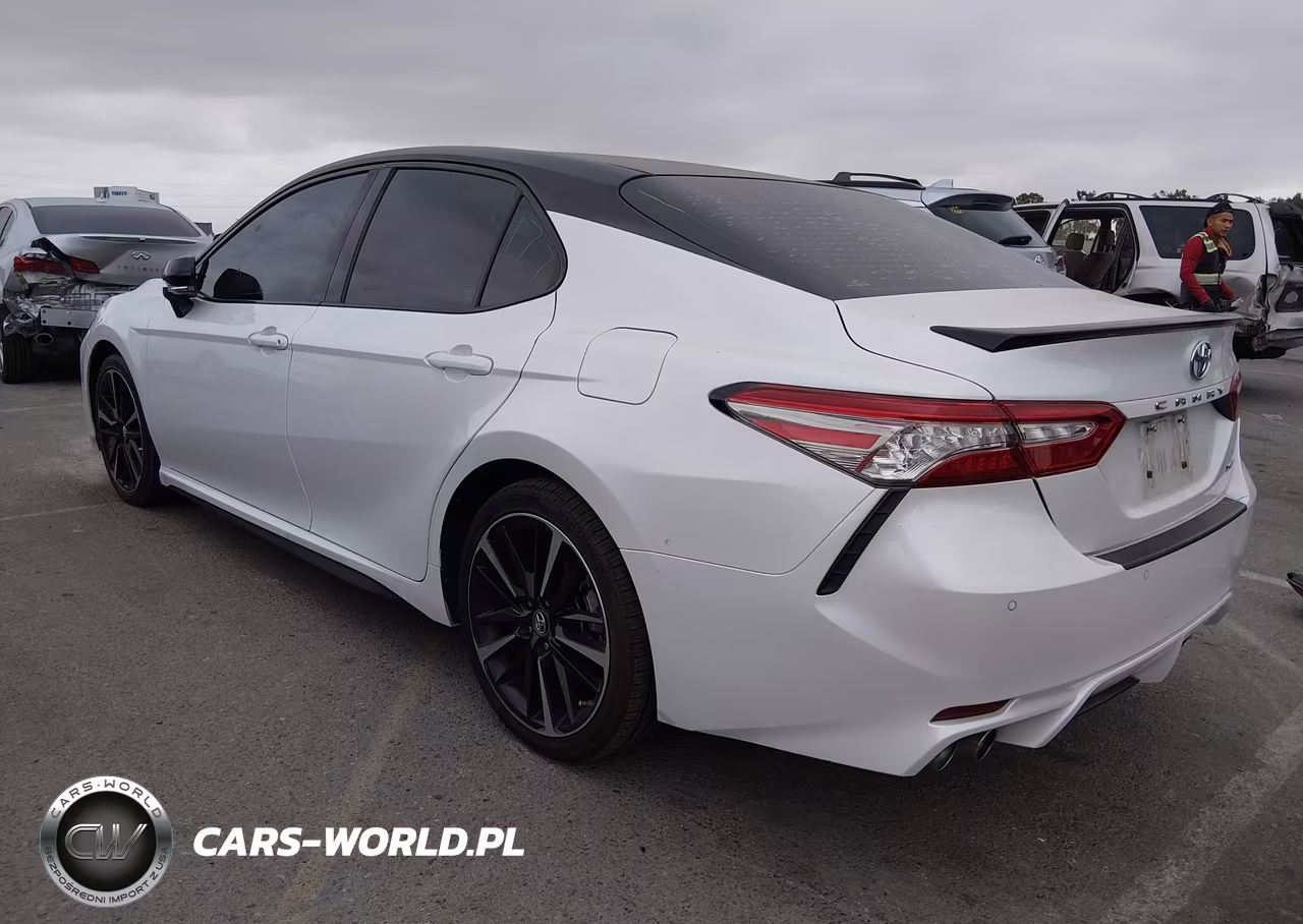 2018 Toyota Camry Xse VIN:4T1B61HK2JU110721 - 3