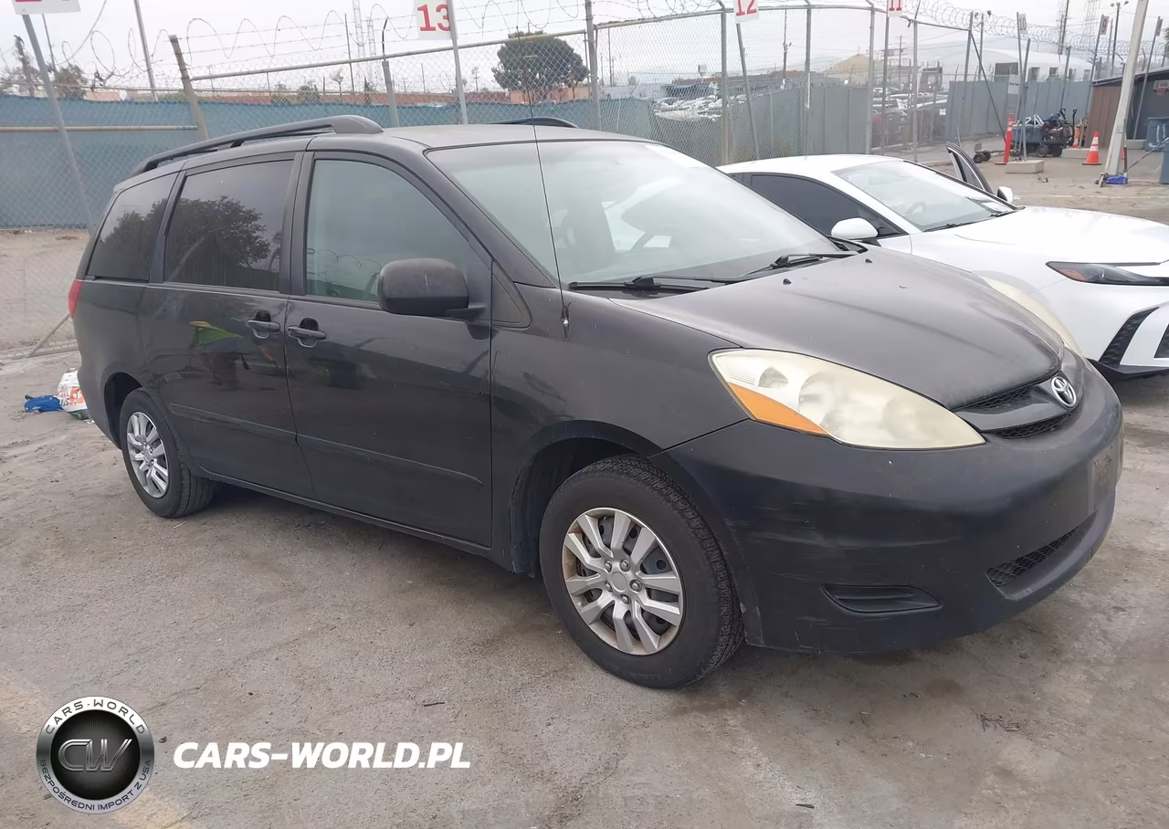 2010 Toyota Sienna Le