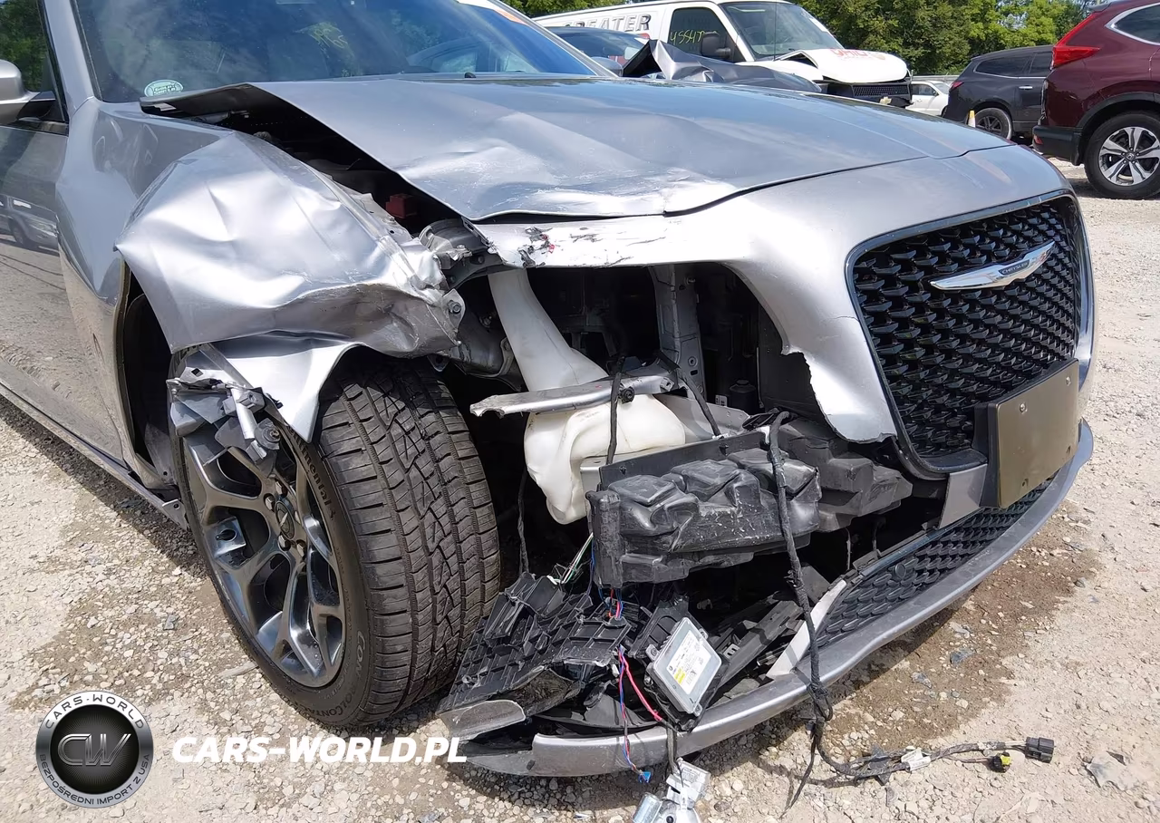 2018 Chrysler 300 300S VIN:2C3CCABG3JH143059 - 6