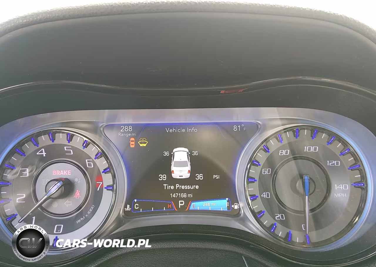 2018 Chrysler 300 300S VIN:2C3CCABG3JH143059 - 7