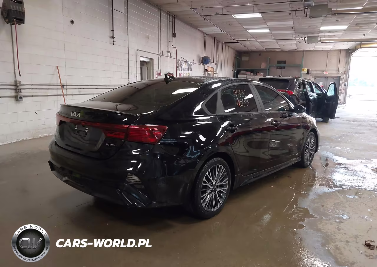 2023 Kia Forte Gt-Line VIN:3KPF54AD0PE601205 - 4