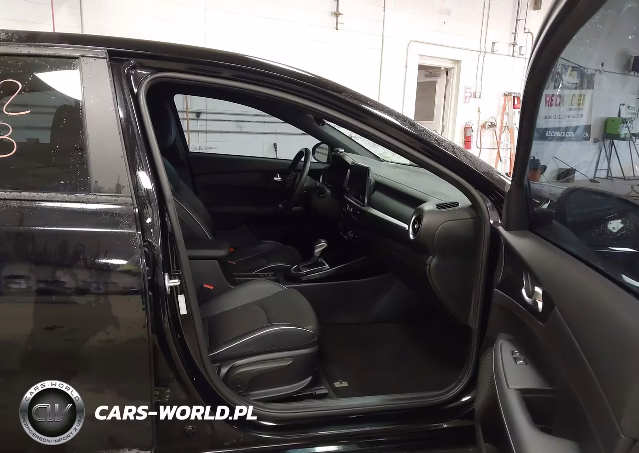 2023 Kia Forte Gt-Line VIN:3KPF54AD0PE601205 - 5