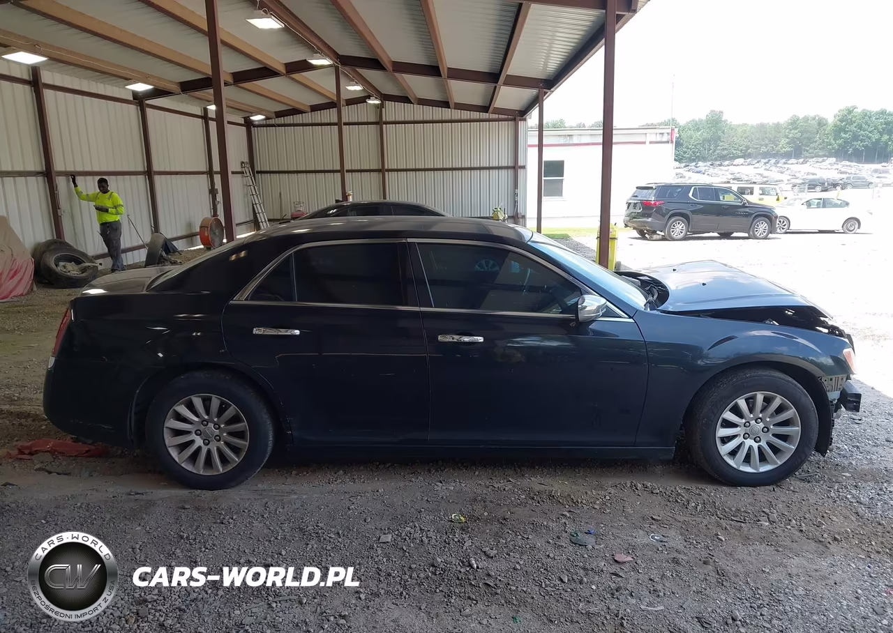 2012 Chrysler 300 VIN:2C3CCAAG9CH289342 - 14