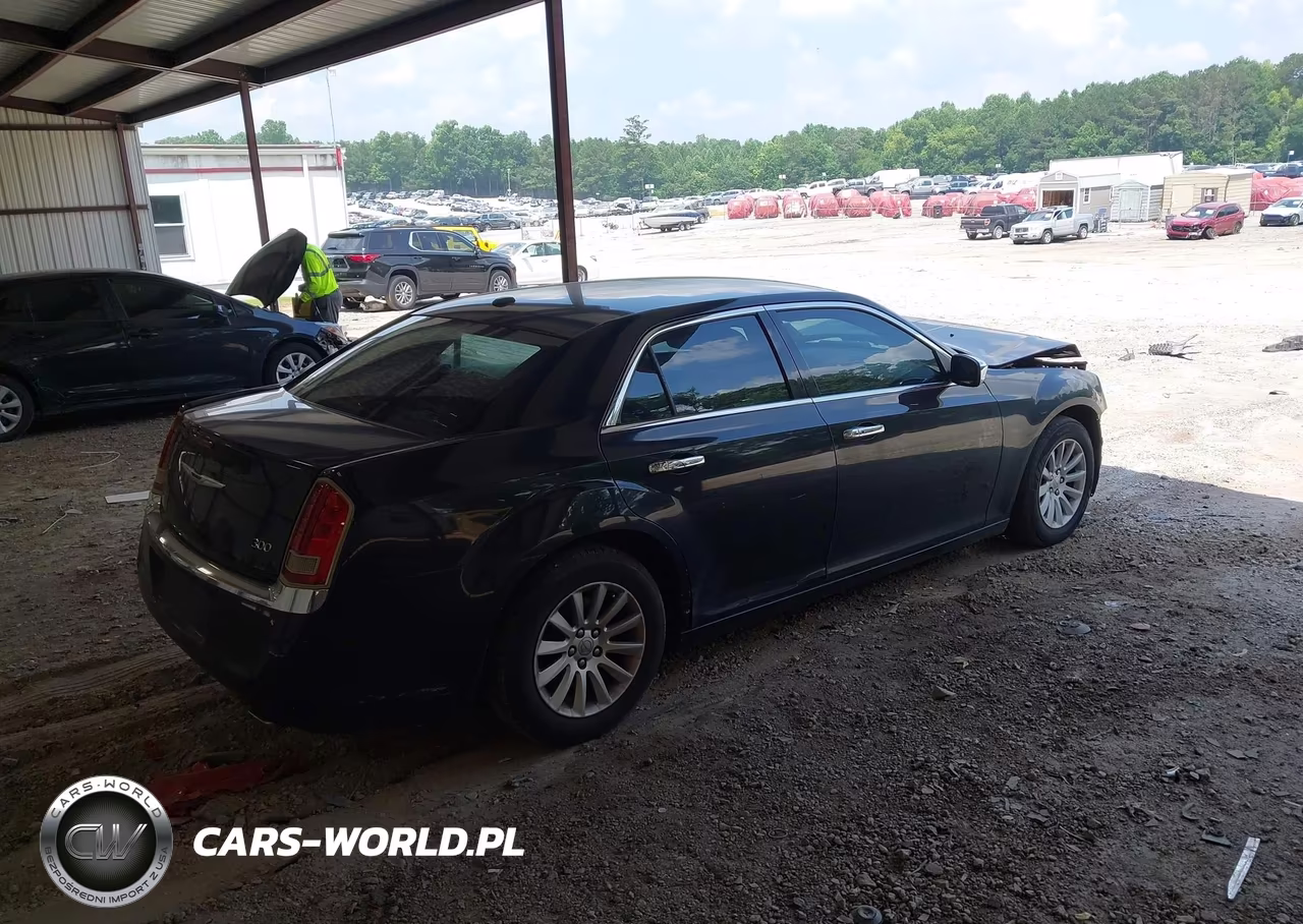 2012 Chrysler 300 VIN:2C3CCAAG9CH289342 - 4