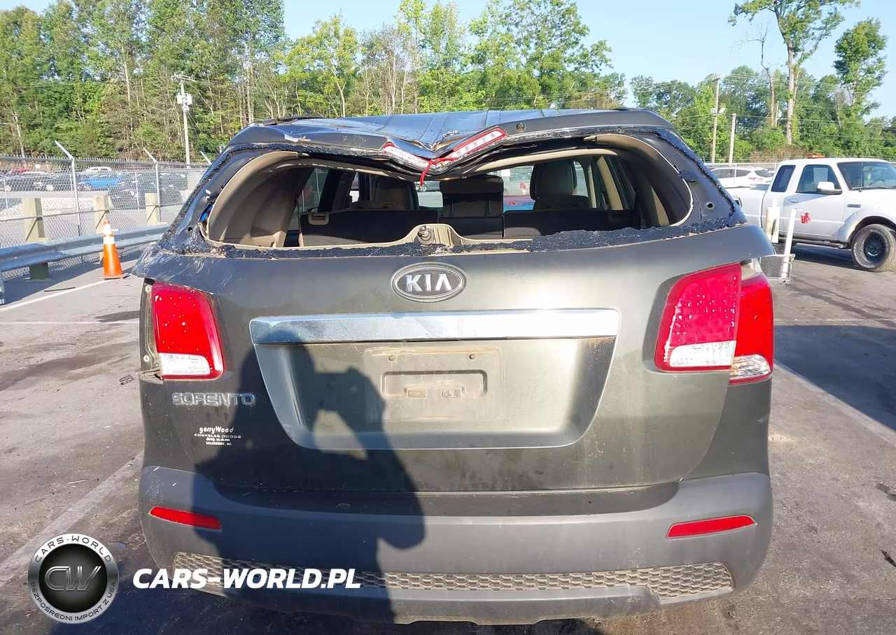 2013 Kia Sorento Lx VIN:5XYKT3A12DG330344 - 17