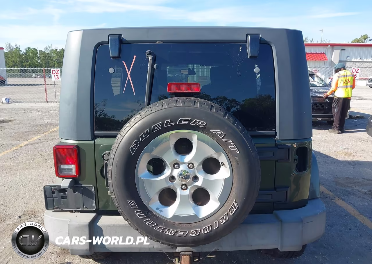 2007 Jeep Wrangler Unlimited Sahara VIN:1J4GA59187L157962 - 16
