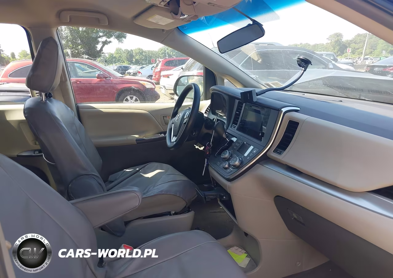 2015 Toyota Sienna L 7 Passenger VIN:5TDZK3DC3FS585962 - 5