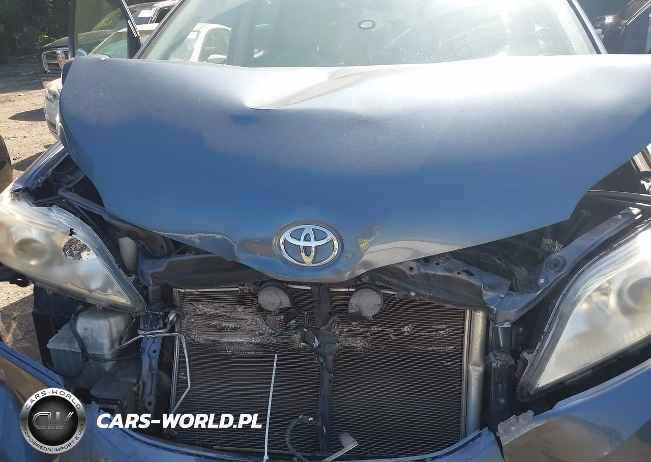 2015 Toyota Sienna L 7 Passenger VIN:5TDZK3DC3FS585962 - 6
