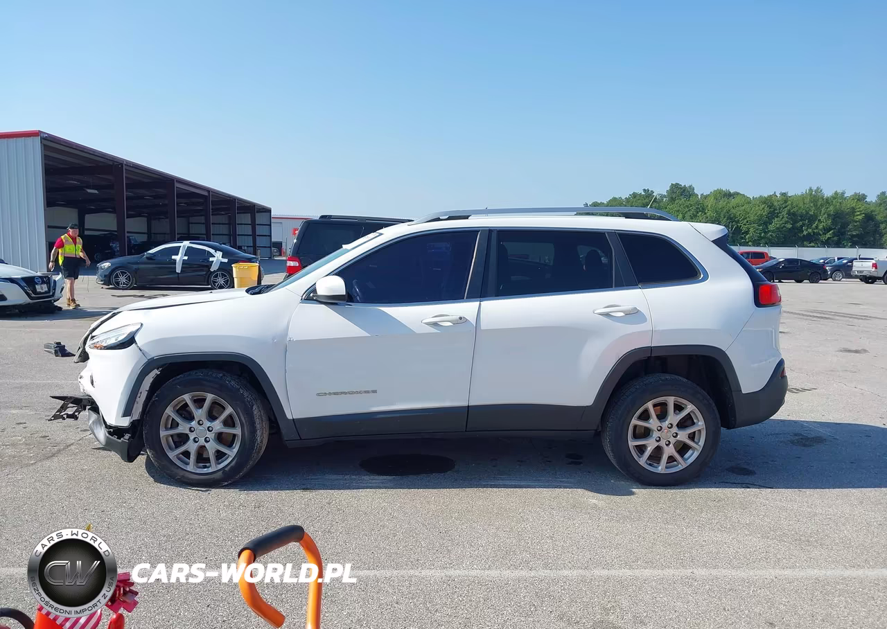 2014 Jeep Cherokee Latitude VIN:1C4PJLCS0EW320756 - 13