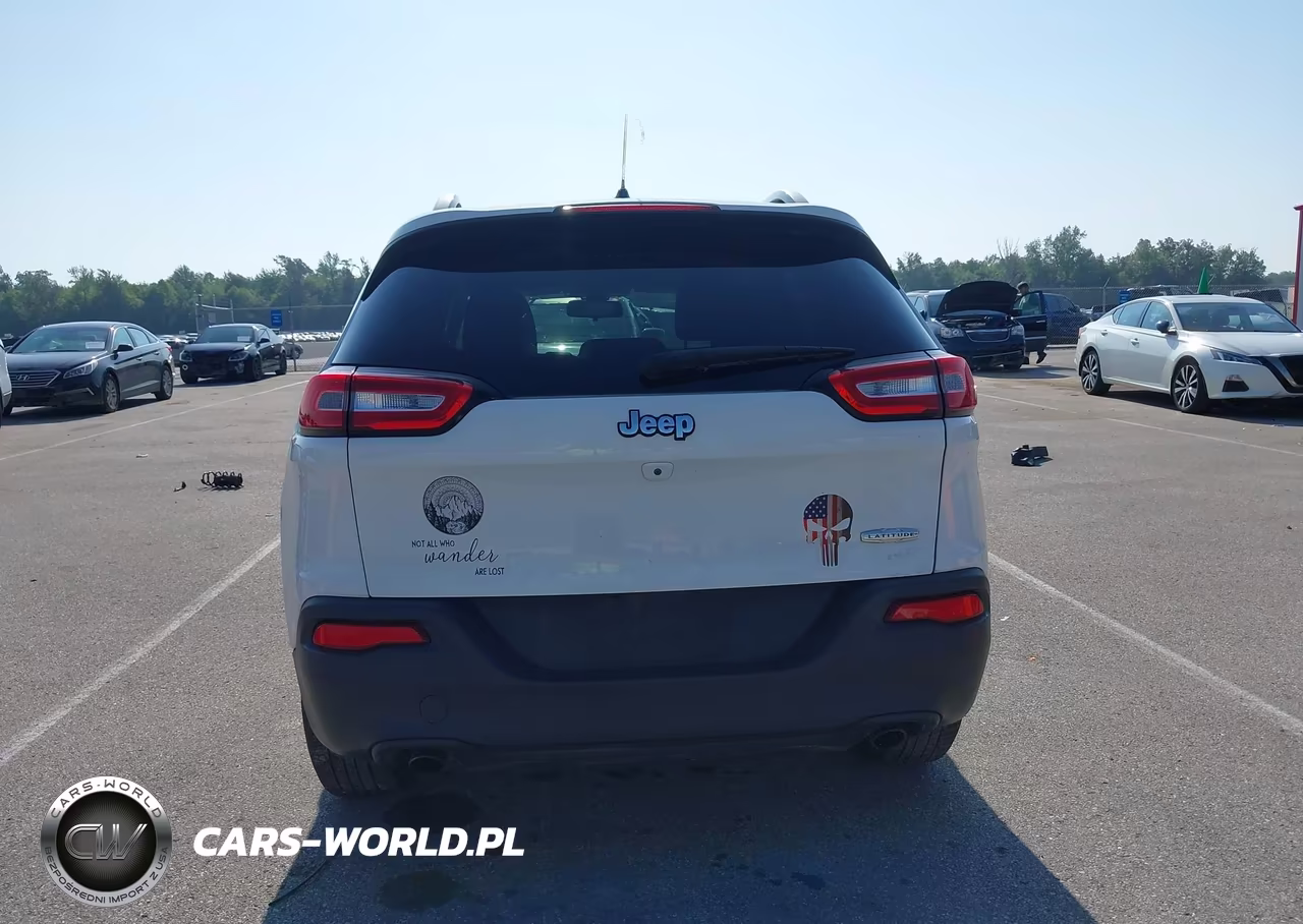 2014 Jeep Cherokee Latitude VIN:1C4PJLCS0EW320756 - 15