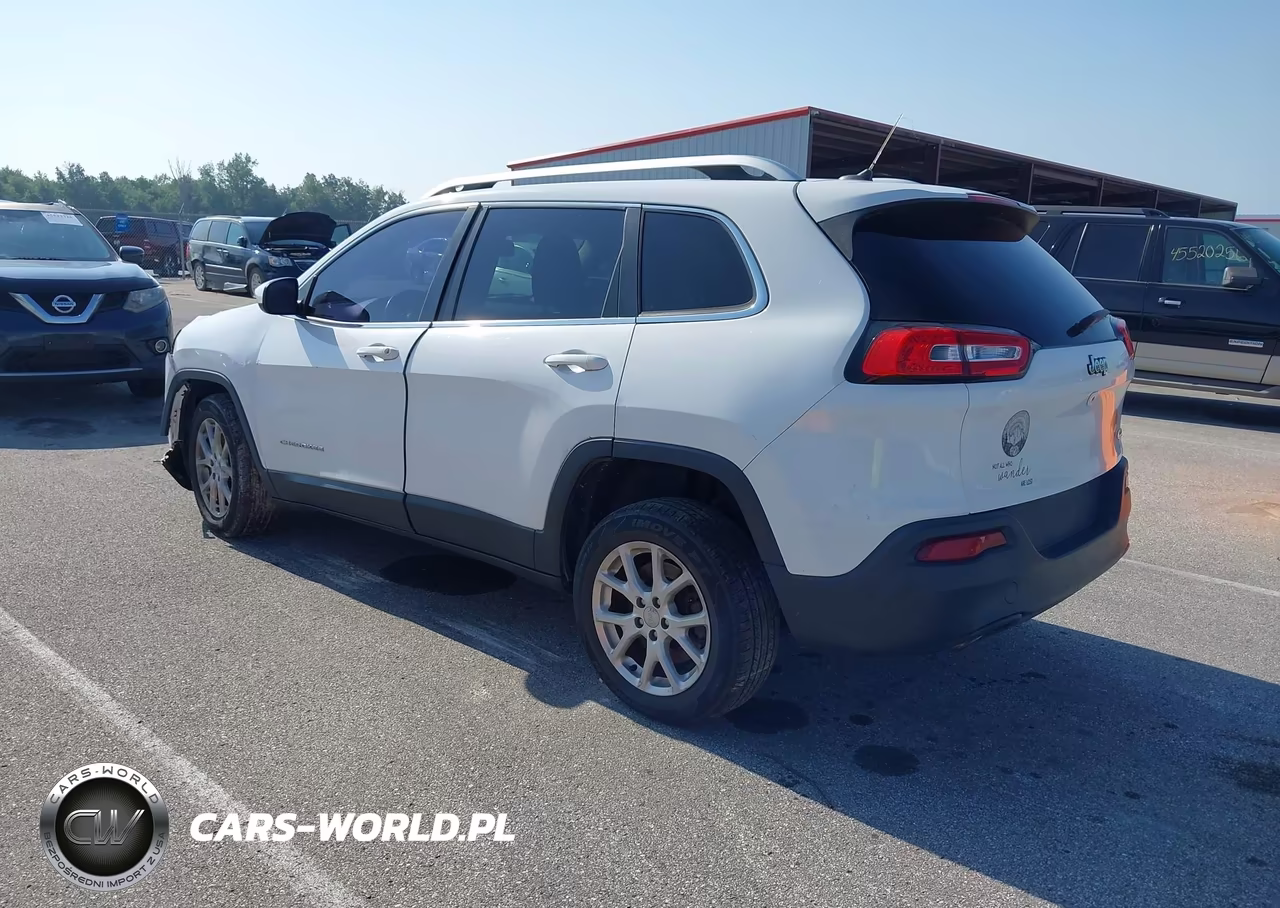 2014 Jeep Cherokee Latitude VIN:1C4PJLCS0EW320756 - 3