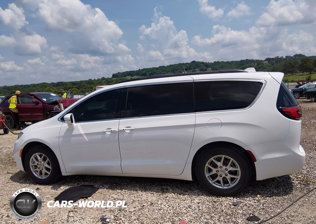 2022 Chrysler Pacifica Touring L VIN:2C4RC1BG4NR169420 - 14