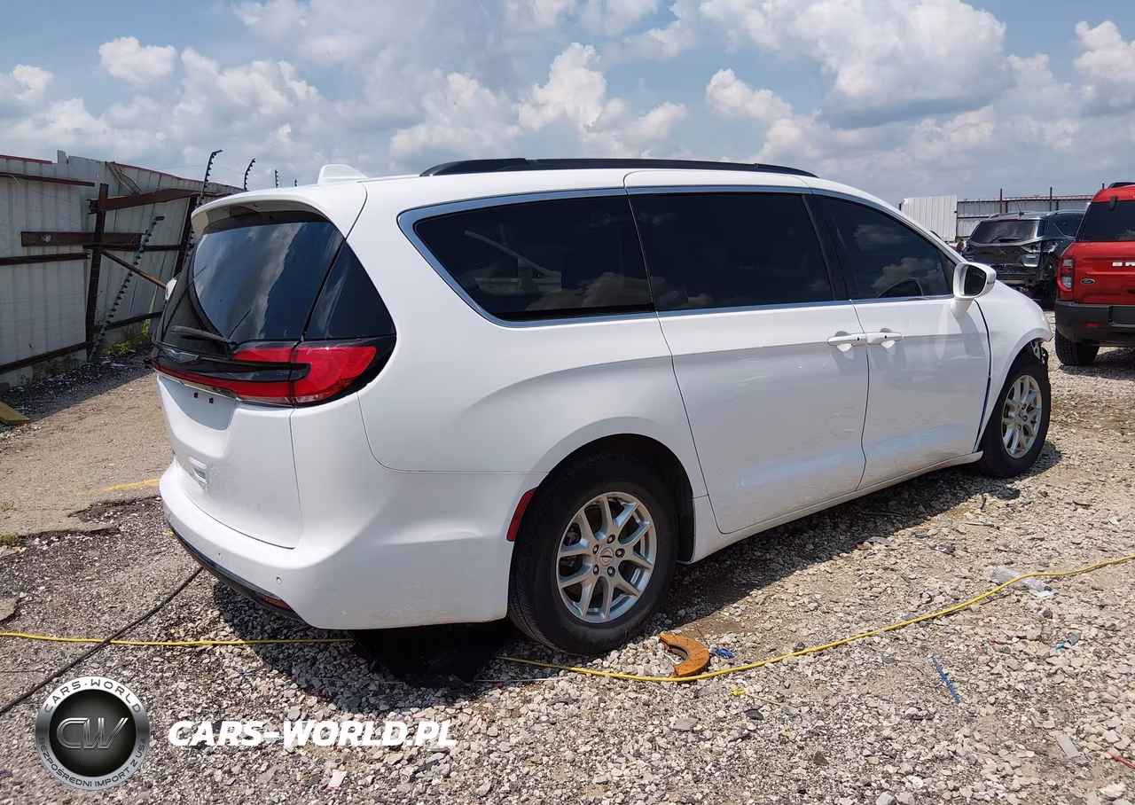 2022 Chrysler Pacifica Touring L VIN:2C4RC1BG4NR169420 - 4