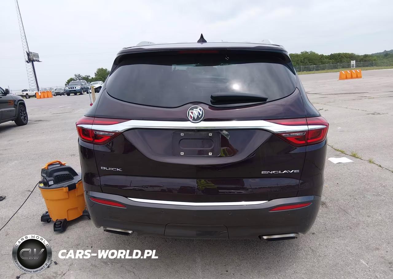 2018 Buick Enclave Essence VIN:5GAERBKW1JJ143030 - 17