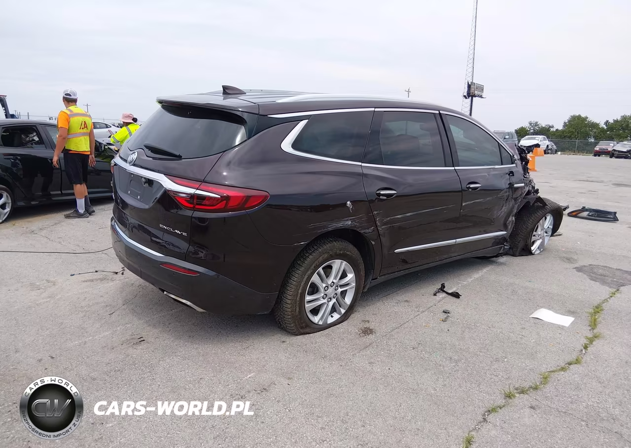 2018 Buick Enclave Essence VIN:5GAERBKW1JJ143030 - 4