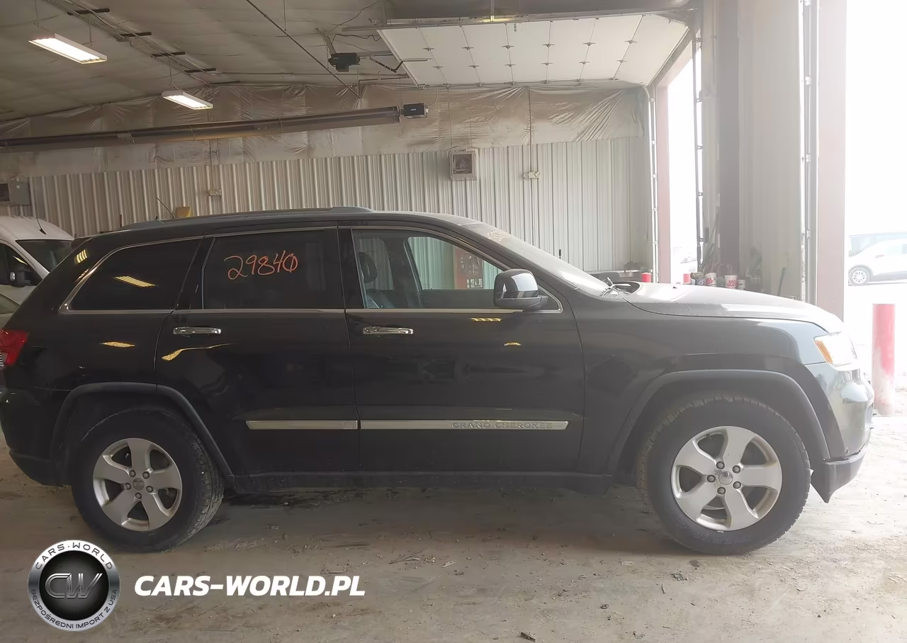 2012 Jeep Grand Cherokee Laredo VIN:1C4RJFAG6CC184088 - 13