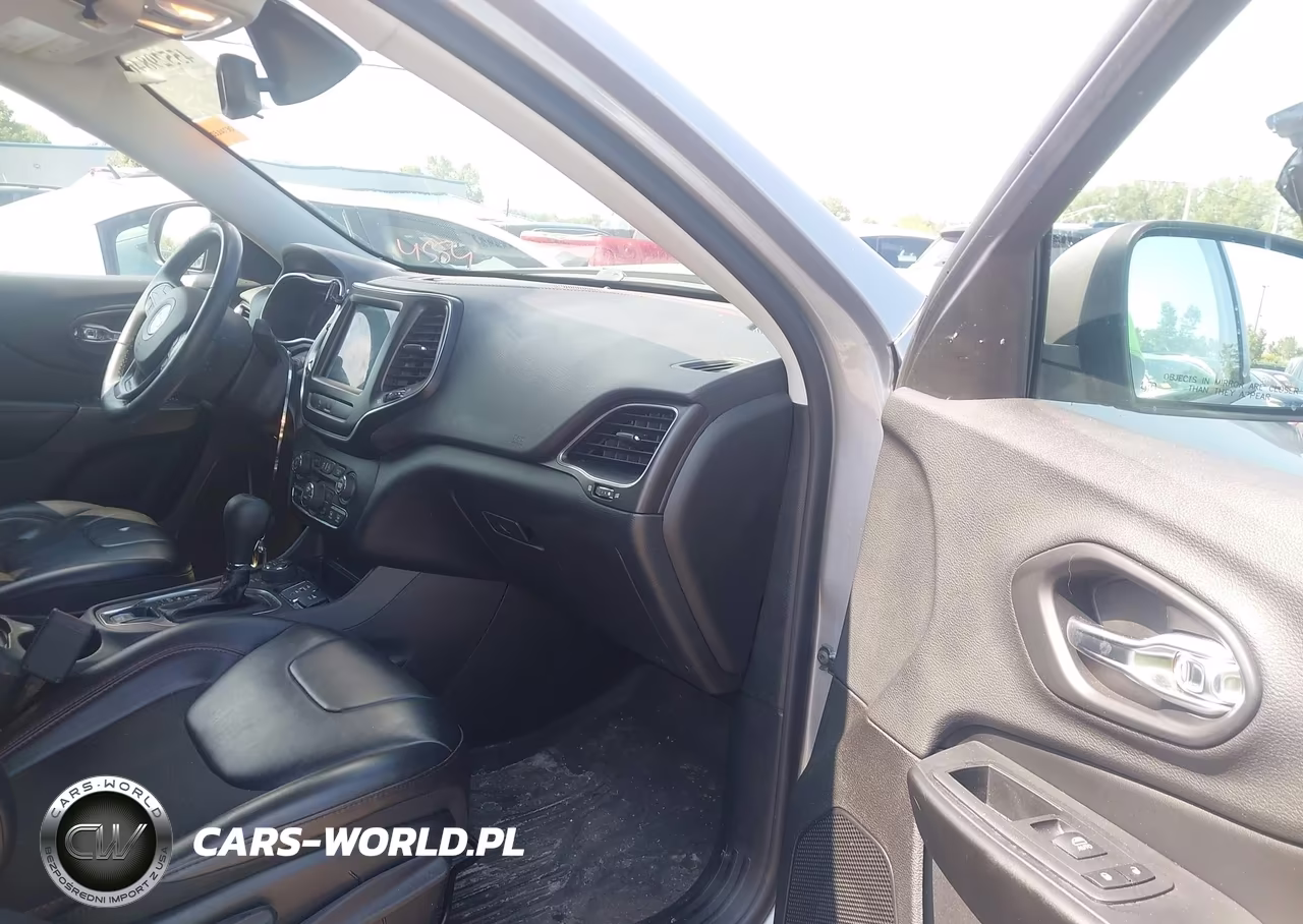 2019 Jeep Cherokee Trailhawk 4X4 VIN:1C4PJMBX7KD235942 - 5