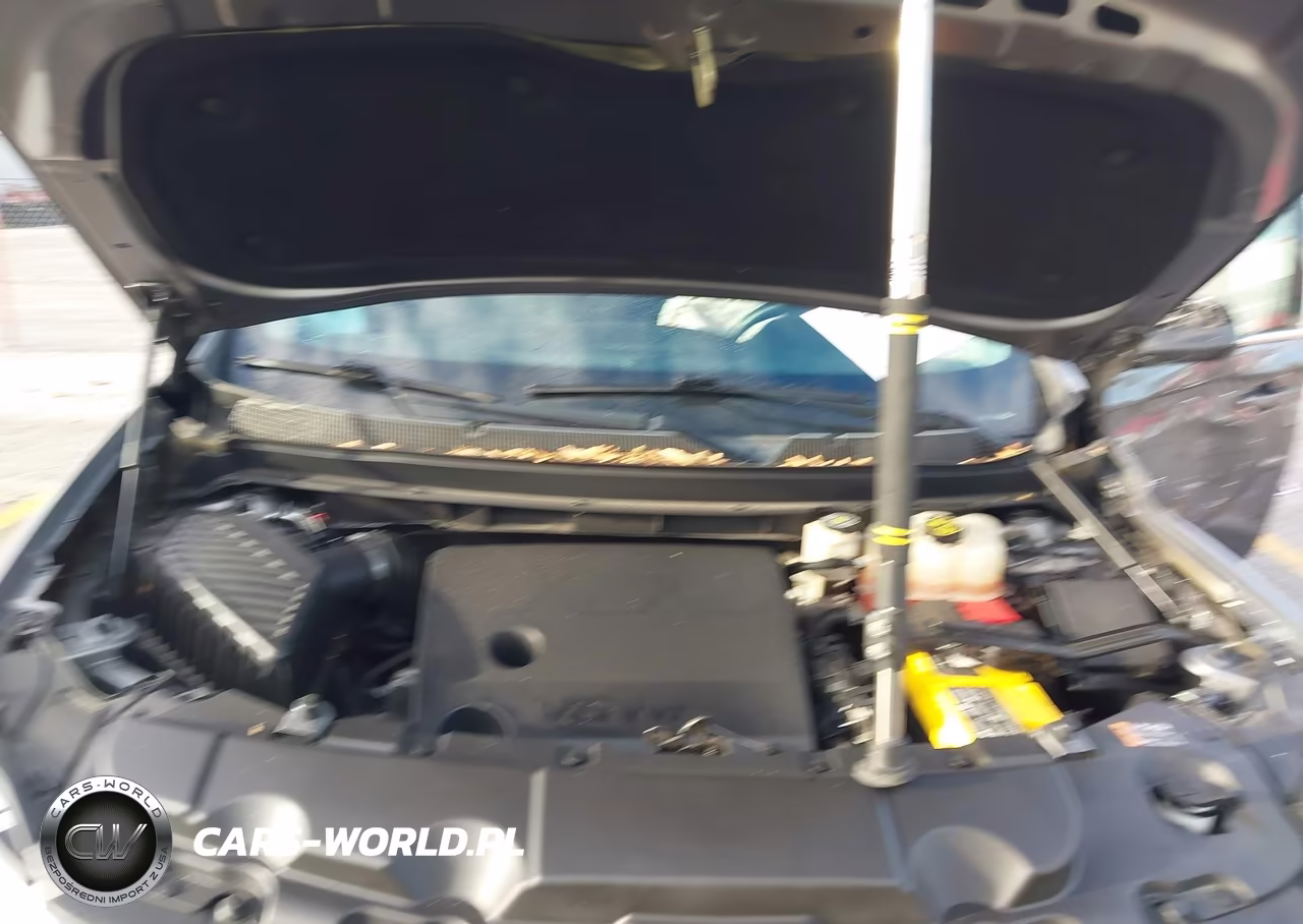 2018 Chevrolet Traverse Ls VIN:1GNERFKW8JJ245096 - 10