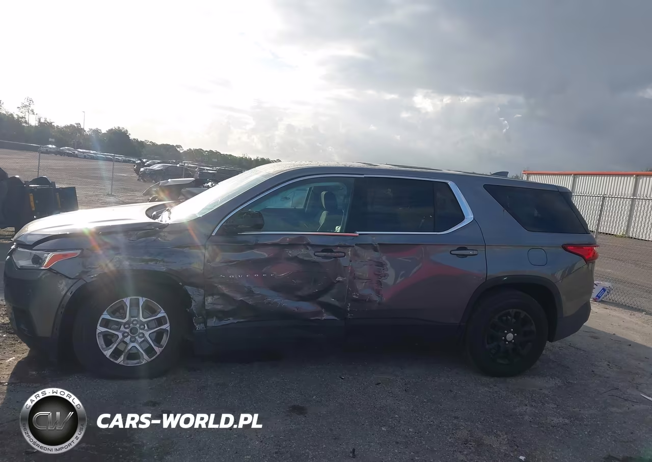 2018 Chevrolet Traverse Ls VIN:1GNERFKW8JJ245096 - 14