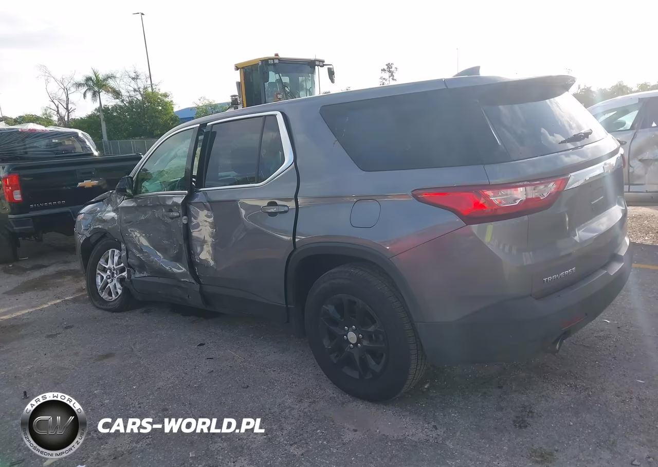 2018 Chevrolet Traverse Ls VIN:1GNERFKW8JJ245096 - 3