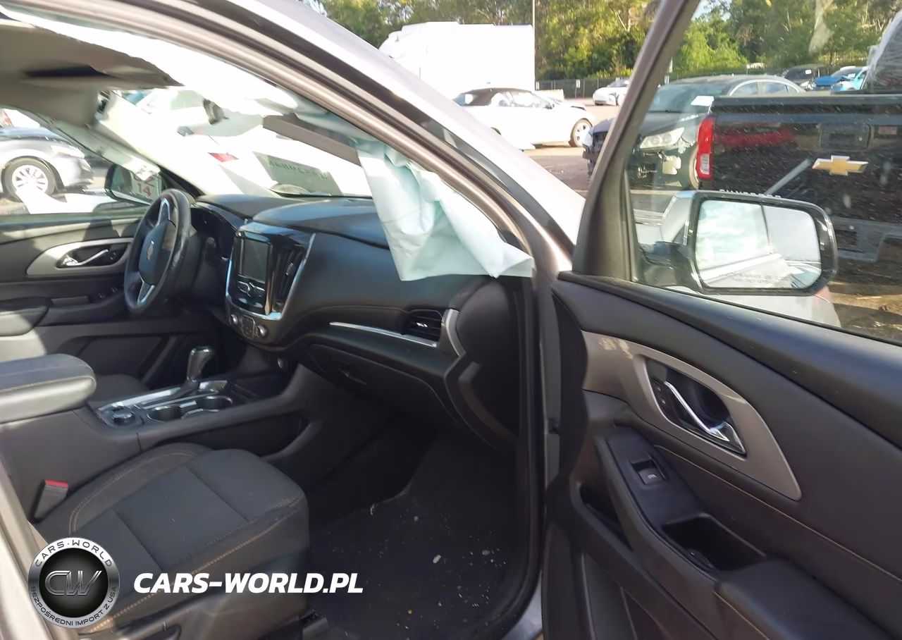 2018 Chevrolet Traverse Ls VIN:1GNERFKW8JJ245096 - 5