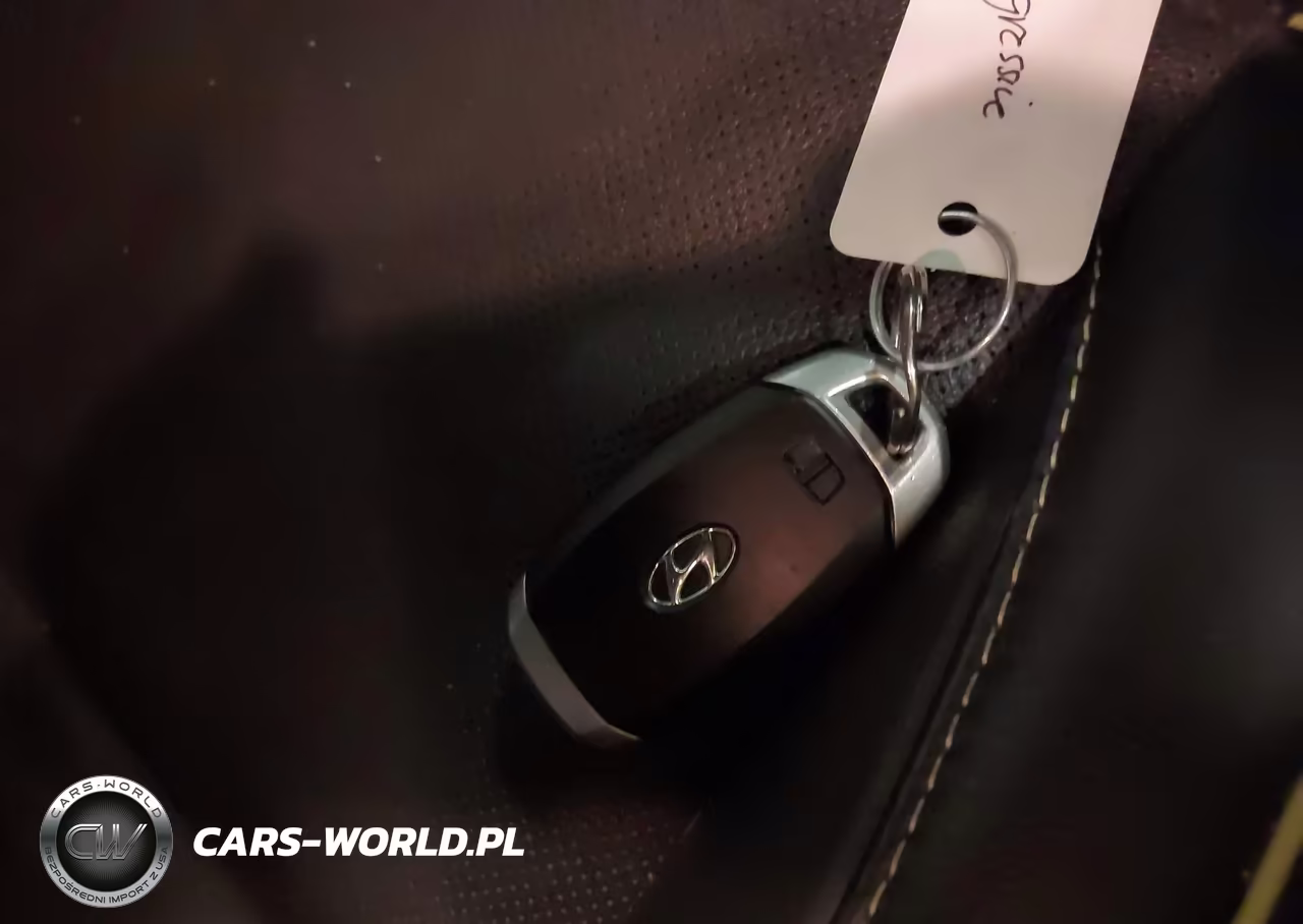 2019 Hyundai Kona Ultimate VIN:KM8K5CA58KU373770 - 11