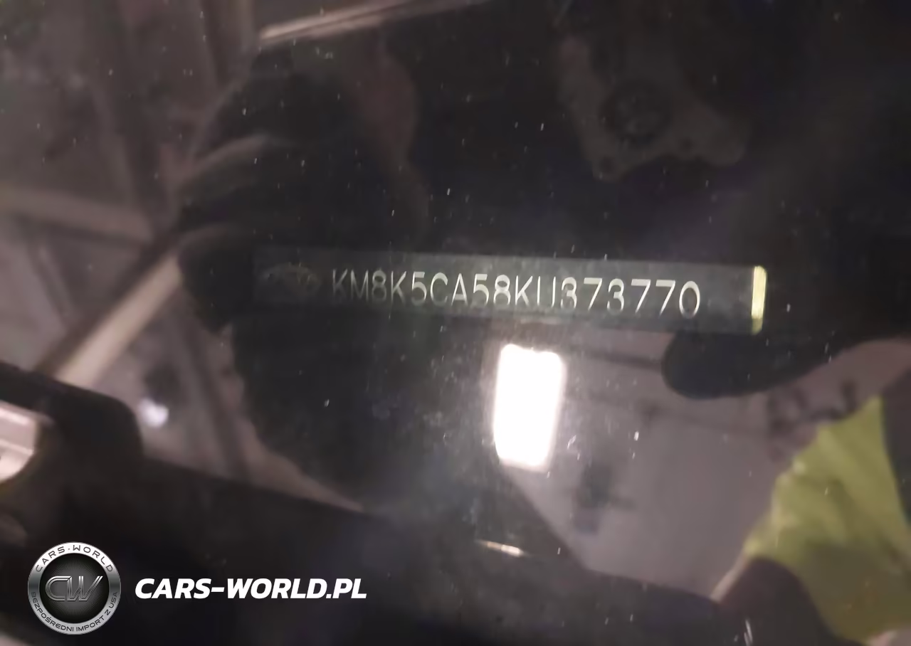 2019 Hyundai Kona Ultimate VIN:KM8K5CA58KU373770 - 9