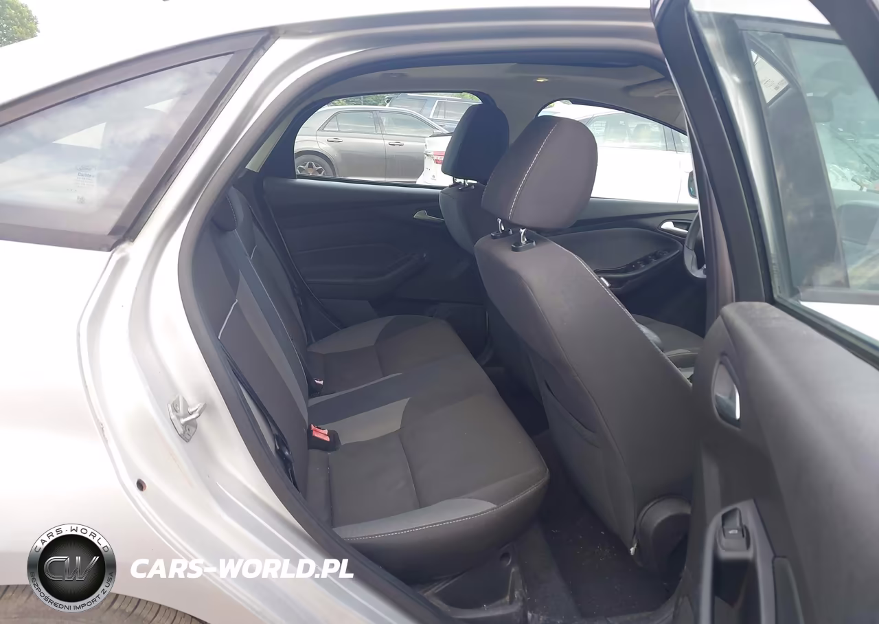 2014 Ford Focus Se VIN:1FADP3F24EL157386 - 8