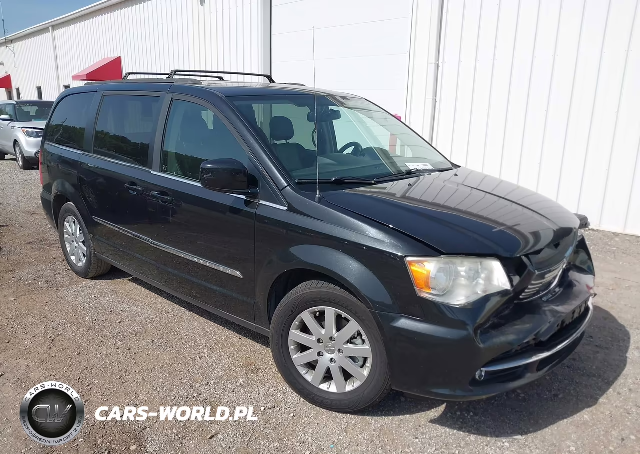 2015 Chrysler Town & Country Touring – zdjęcie 1 z 16