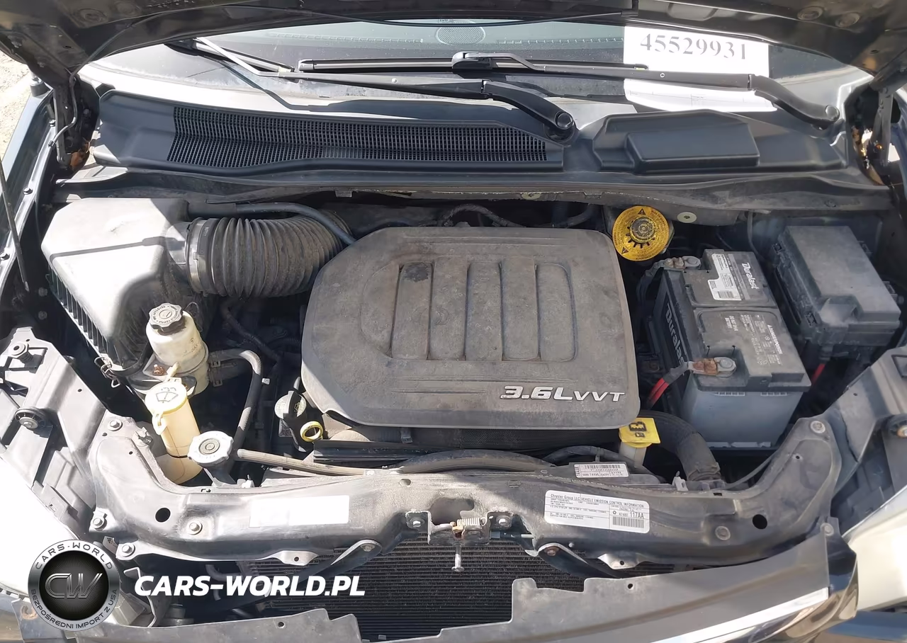 2015 Chrysler Town & Country Touring VIN:2C4RC1BG5FR520210 - 10