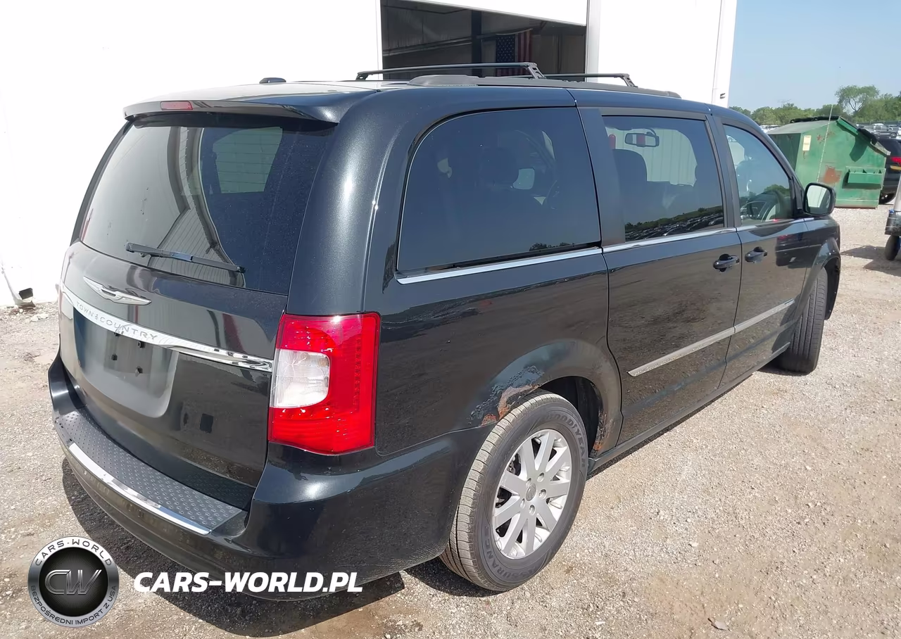 2015 Chrysler Town & Country Touring VIN:2C4RC1BG5FR520210 - 4