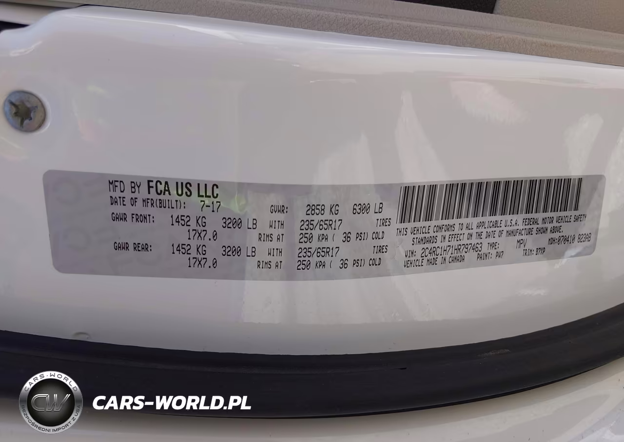 2017 Chrysler Pacifica Hybrid Touring Plus VIN:2C4RC1H71HR797463 - 9