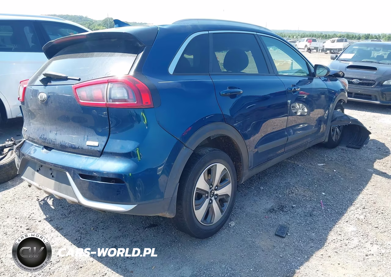 2017 Kia Niro Lx VIN:KNDCB3LC0H5093440 - 4