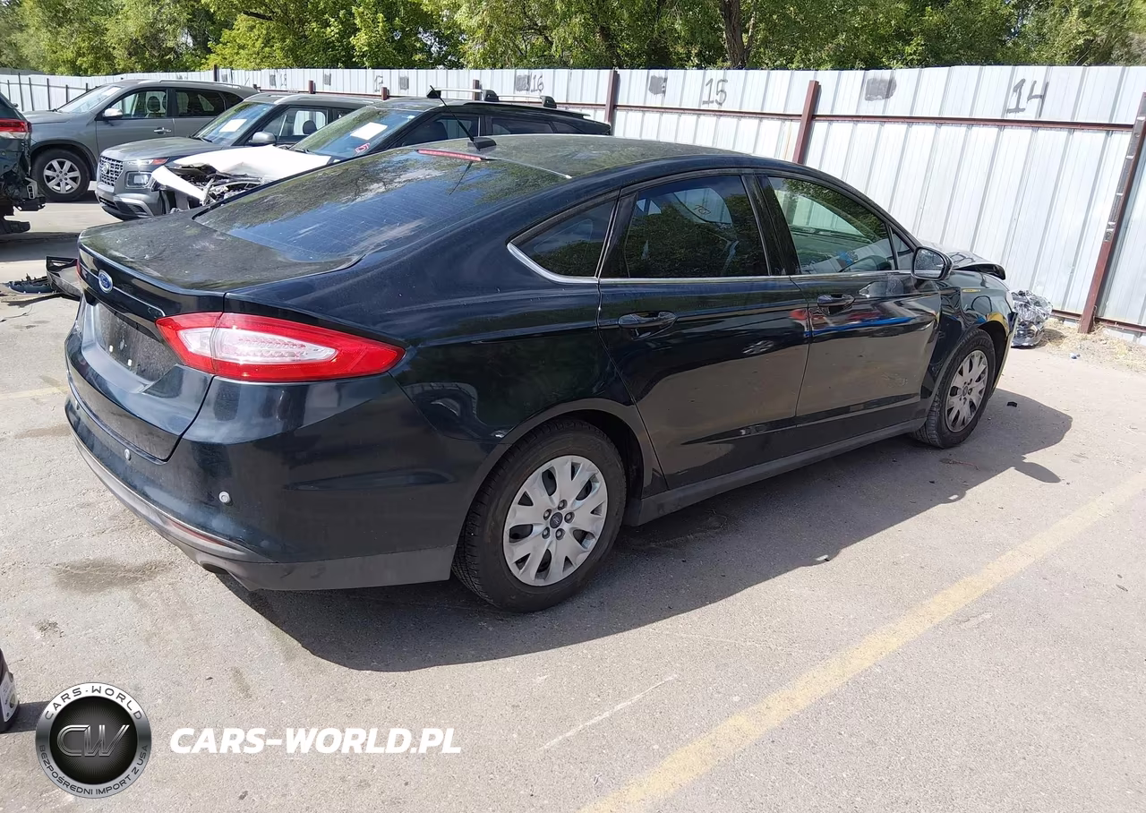 2014 Ford Fusion S VIN:3FA6P0G76ER331669 - 4