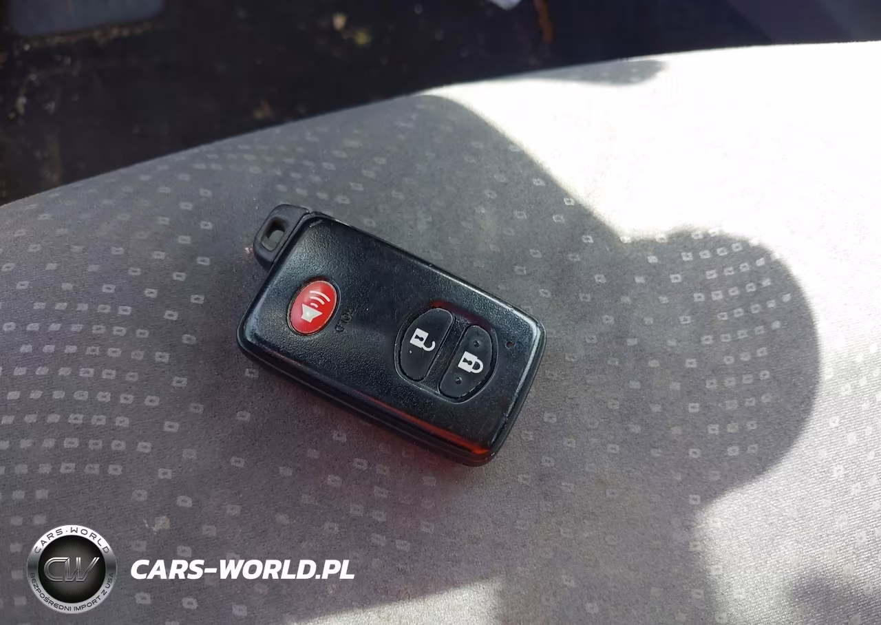 2012 Toyota Prius V Three VIN:JTDZN3EU1C3182414 - 11