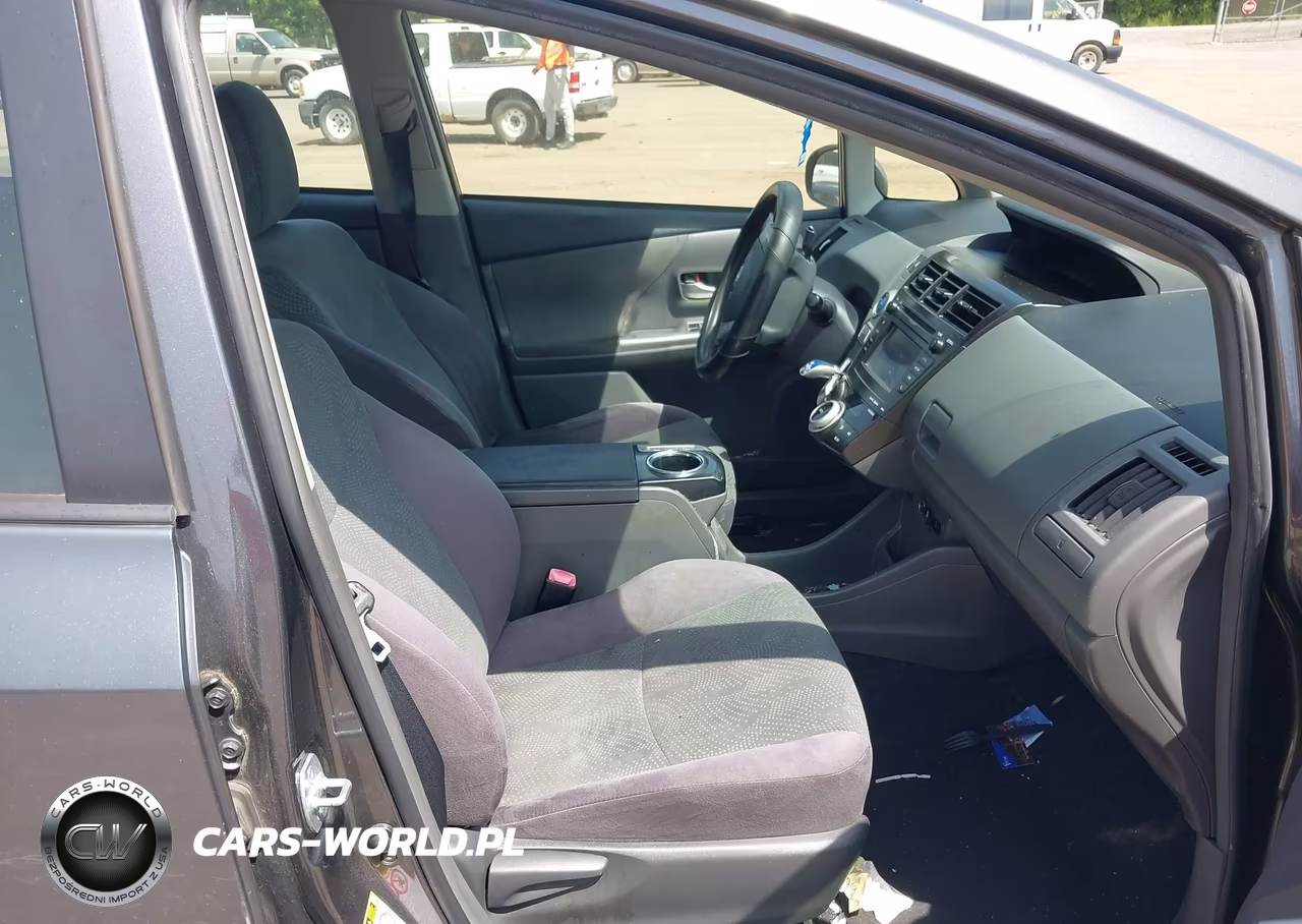 2012 Toyota Prius V Three VIN:JTDZN3EU1C3182414 - 5